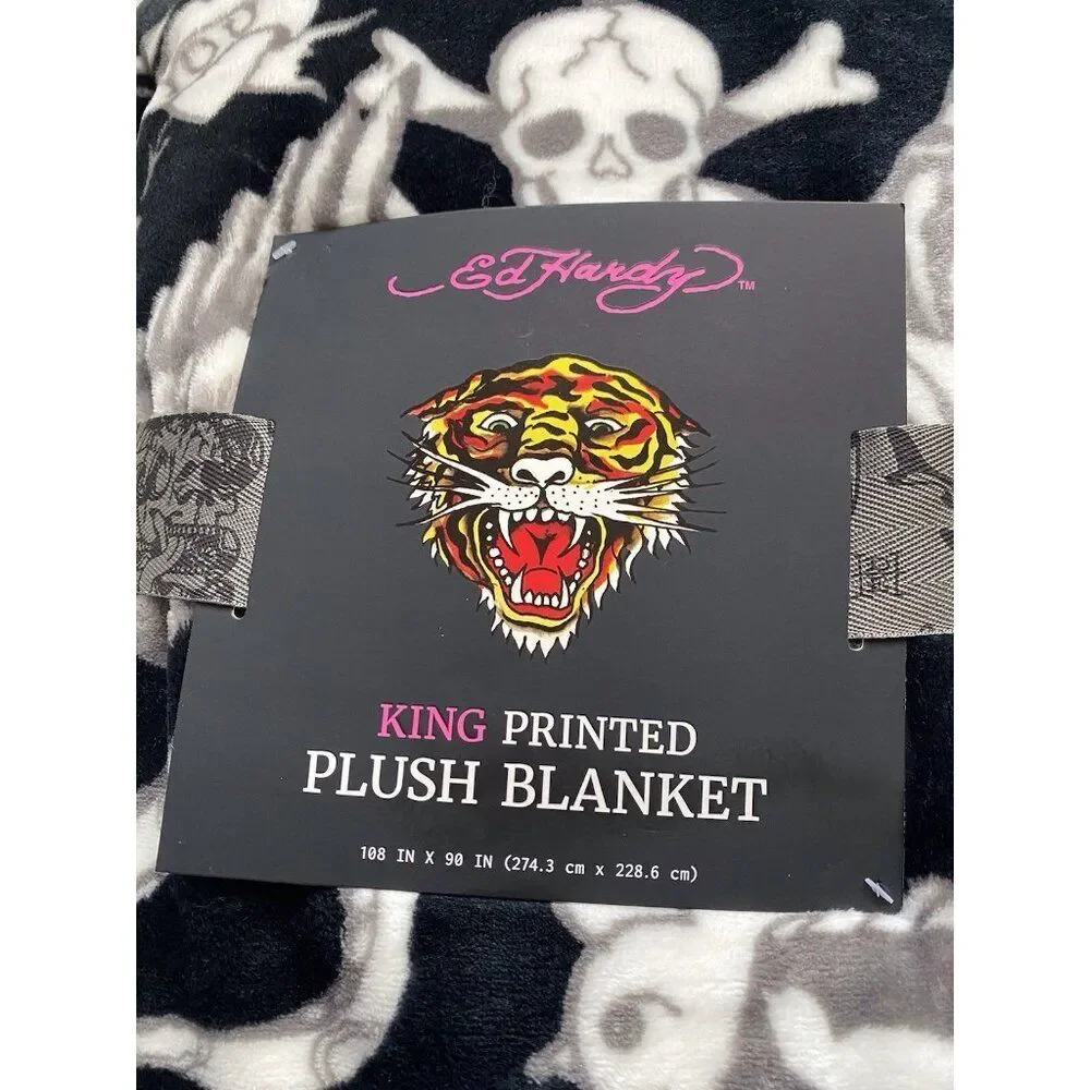 ED HARDY King Size PRINTED Soft Plush Blanket 108” x 90” TATTOO SKULLS Tiger NEW